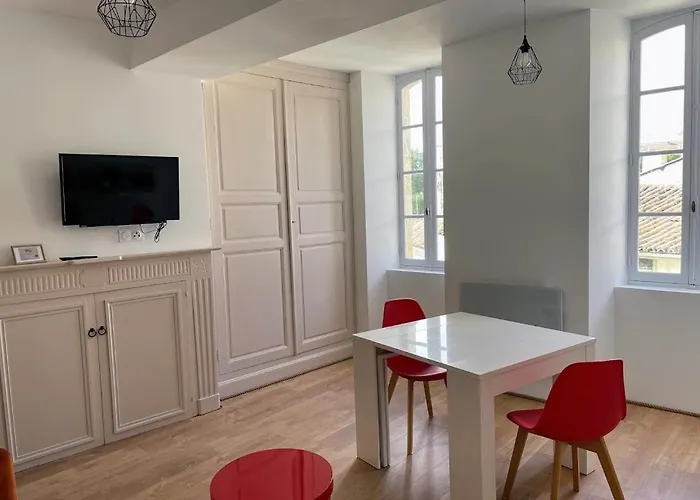 Le Colore- T2 Confortable Avec Vue Sur Nerac
